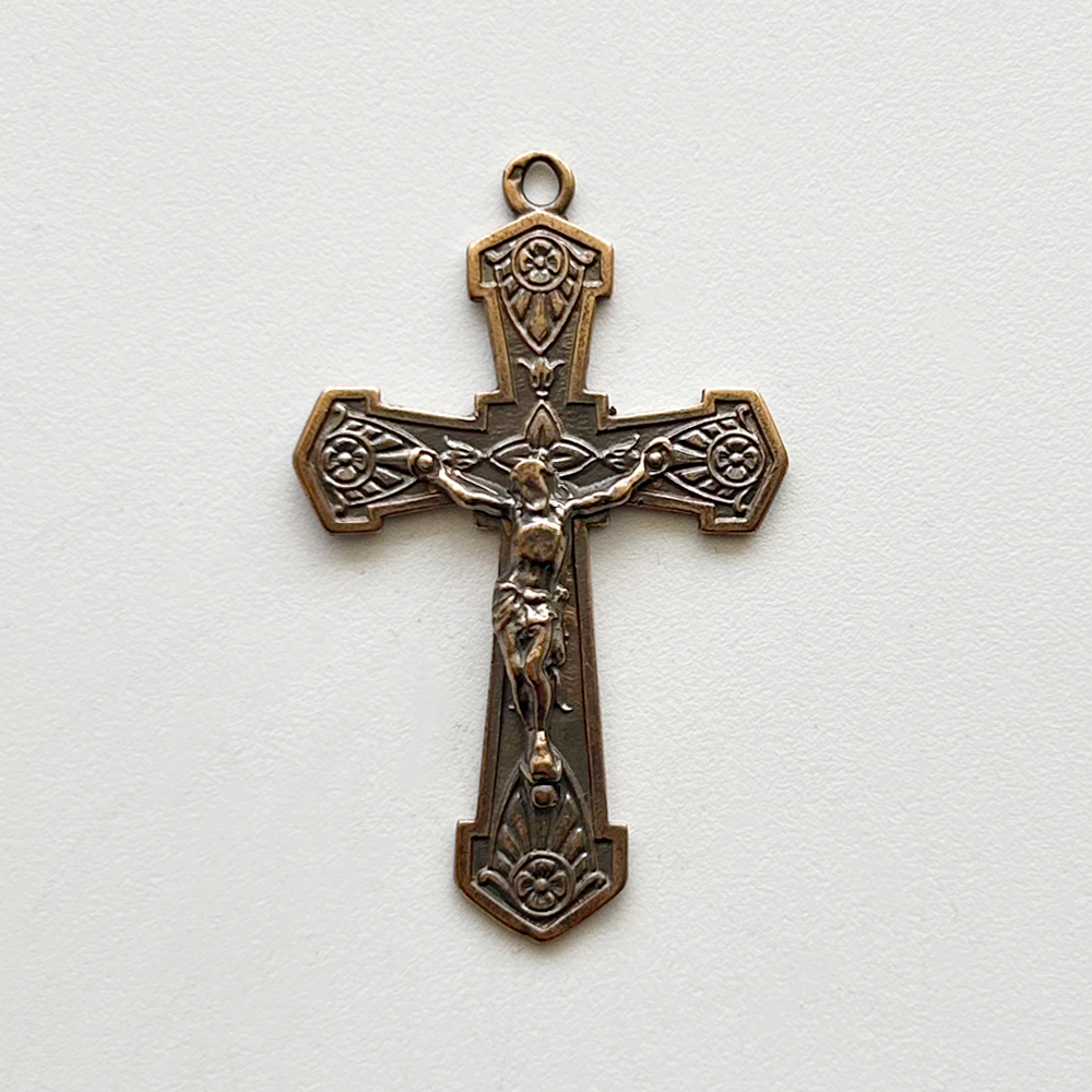 1081 - Crucifix - Shield Design