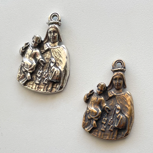 1090 - Medal - Mary and Baby Jesus, Figural