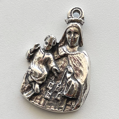 1090 - Medal - Mary and Baby Jesus, Figural