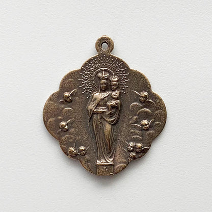 1117 - Medal - Mary with 9 Angels