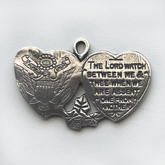 1153 - Medal - Twin Hearts with Military Prayer