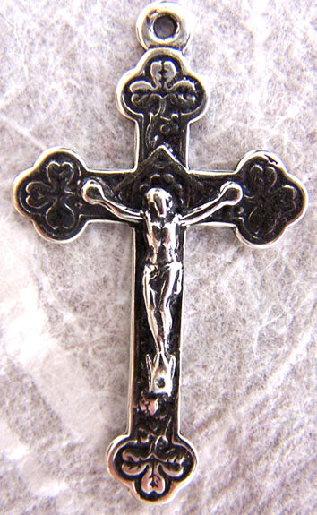 1199 - Crucifix - Little Clovers