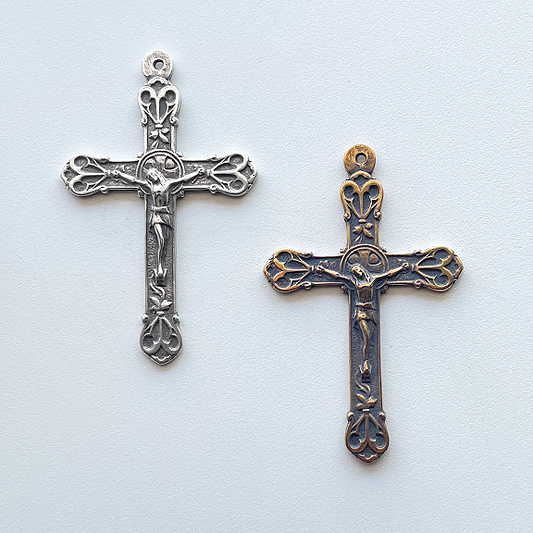 1218 - Crucifix - Elegant Details
