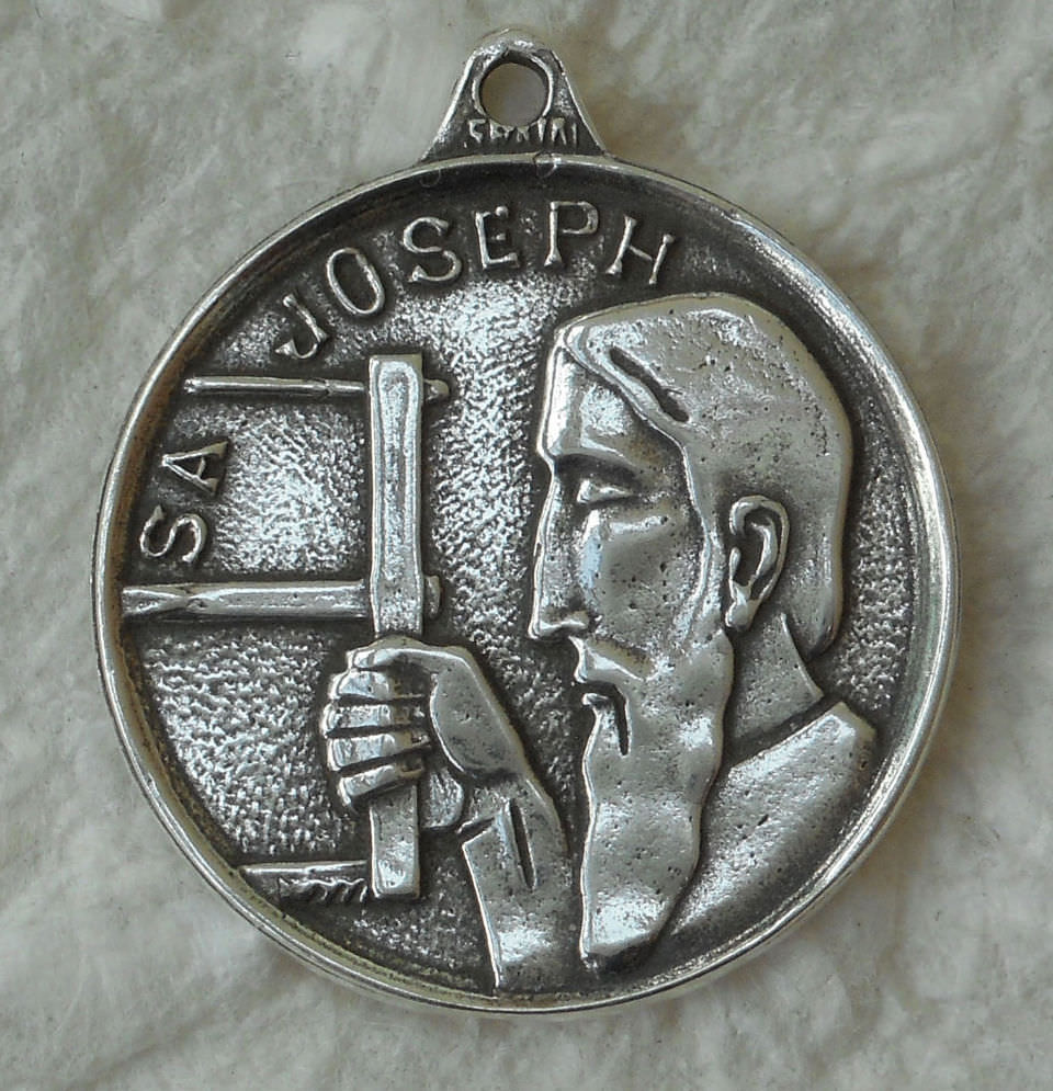 1304M - MEDAL, St. Joseph with Tools – Equatoria LLC