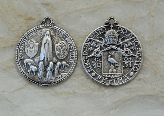 1396 - MEDAL, The Closing of the Year of Fatima with Shields, 1951/Bird with Olive Branch