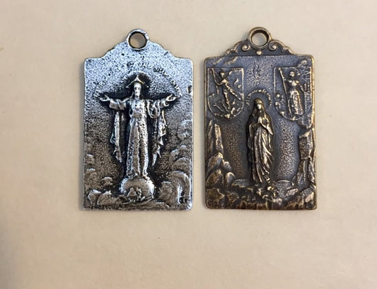 1410 MEDAL, Mary and Jesus with 2 Shields bearing St. Michael, Archangel and St. Joan of Arc