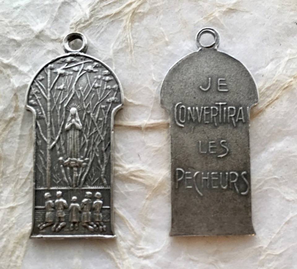1428 - MEDAL, Our Lady of Beauraing / "I will convert fishermen"  Delicate, France