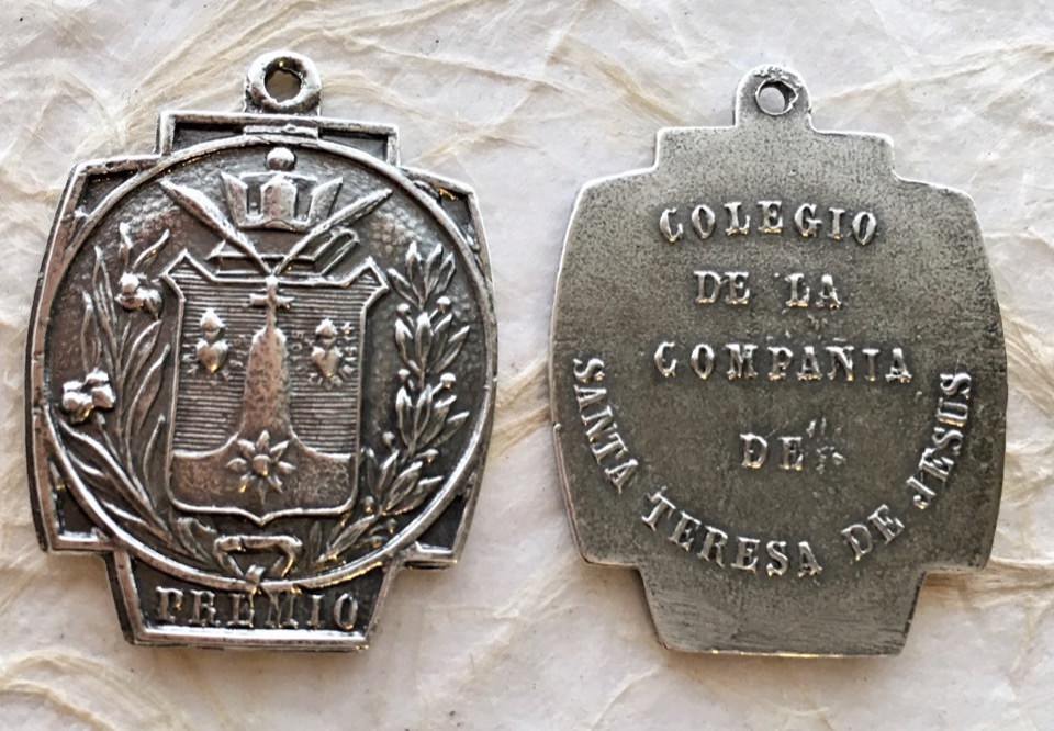 1429 - MEDAL - St. Teresa of Jesus/ , "PREMIO" Coat of Arms with Crown and Cross