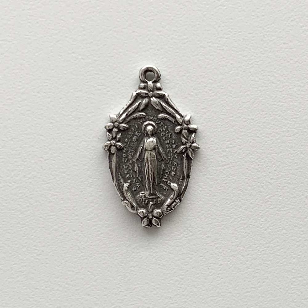 1493 – MEDAL, Small Mary with Lilies / Miraculous 3/4