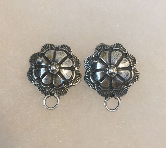 1506 SOUTHWEST/EARRING - High relief stylized flower post– PAIR