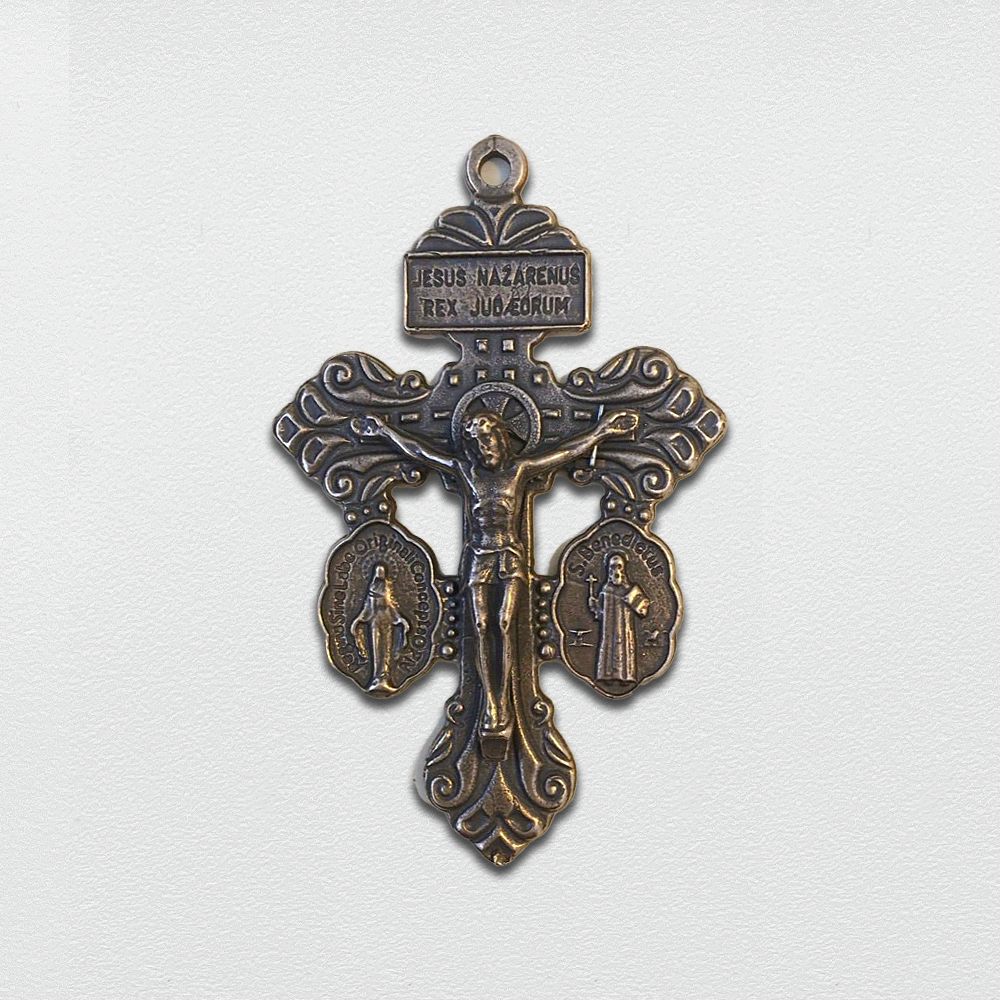 1568 – CRUCIFIX WITH MEDALS, Behold this Heart