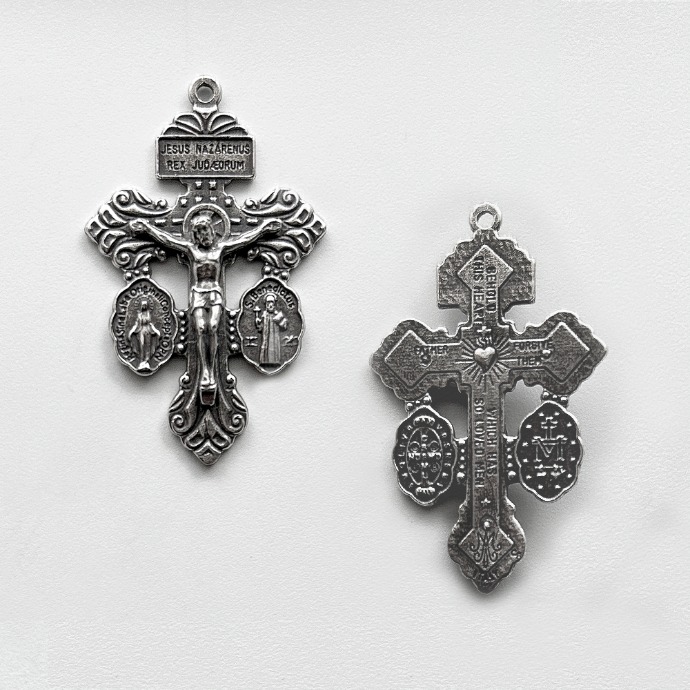 1568 – CRUCIFIX WITH MEDALS, Behold this Heart