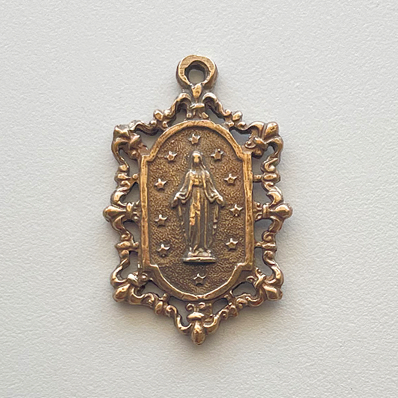 430 - Medal, Miraculous, Lace Edged - 1 1/4"