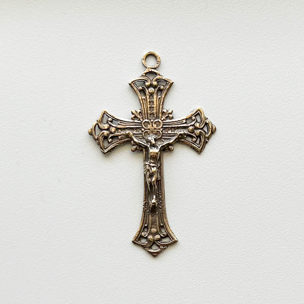 642 - Crucifix, Elegant 4 Circles