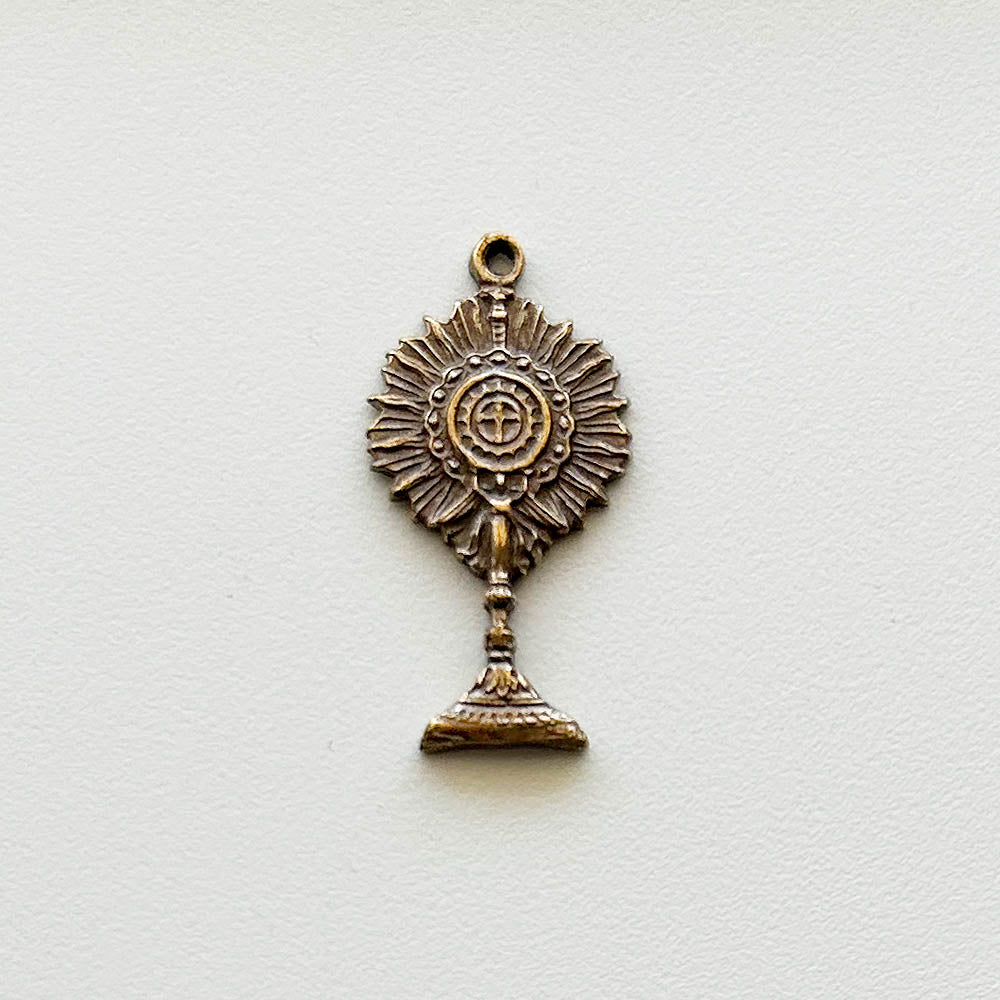 748 - Medal, Small Monstrance