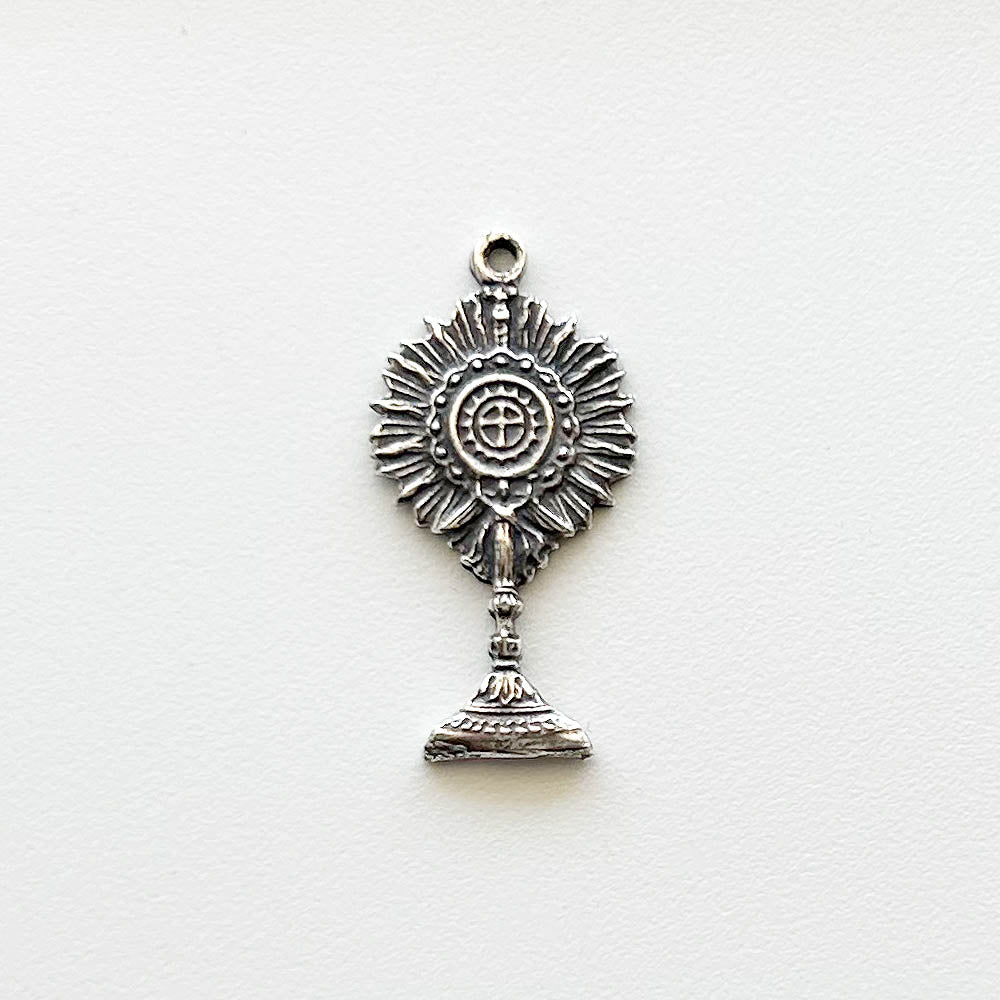 748 - Medal, Small Monstrance