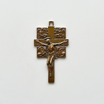 762 - Crucifix, Four Evangelists