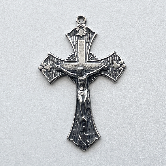 786 - Crucifix, Patterned