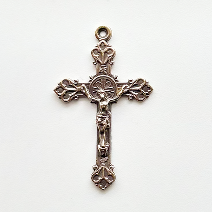 810 - Crucifix, Budded Hearts