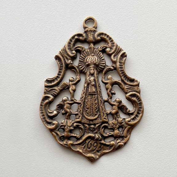 882 - Medal, Mary, 4 Angels, C 1693 - 2"