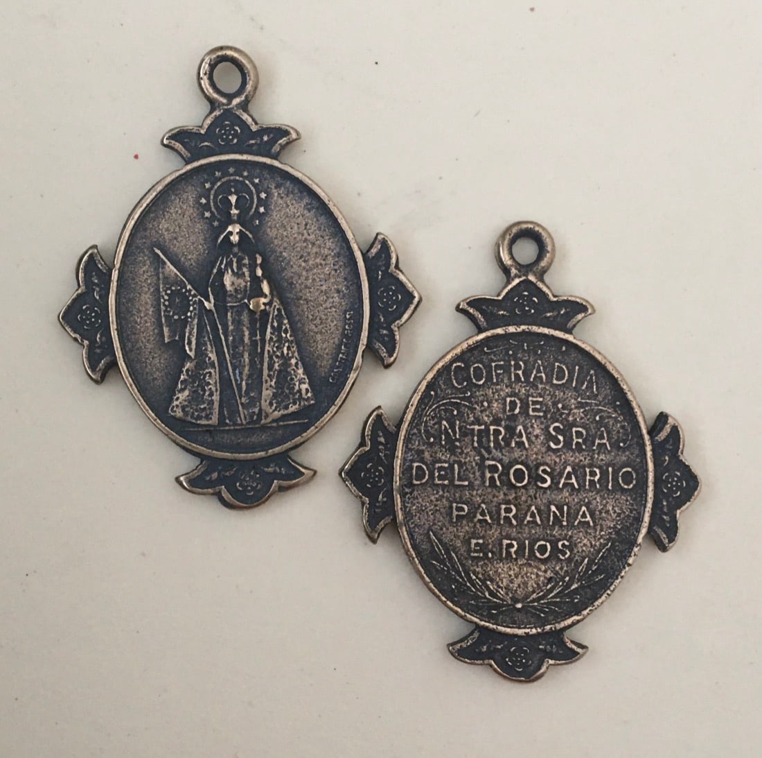 1006 - Medal - Our Lady of the Rosary